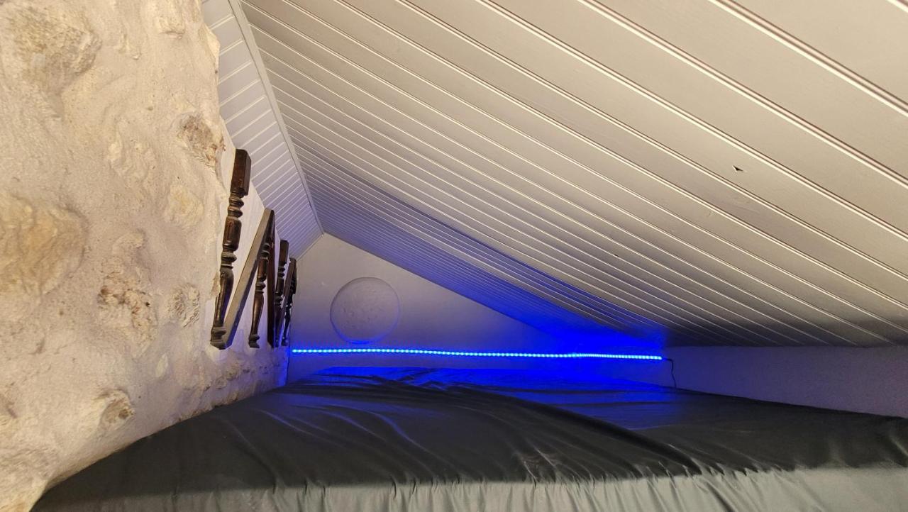 Holiday home De Charme Proche Loire A Velo Avec Jacuzzi Privatif *